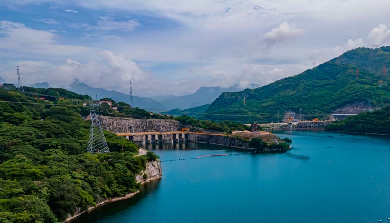 Presa en río